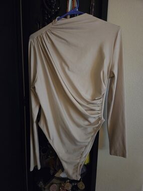 SHEIN Beige Ruched Long Sleeve Bodysuit